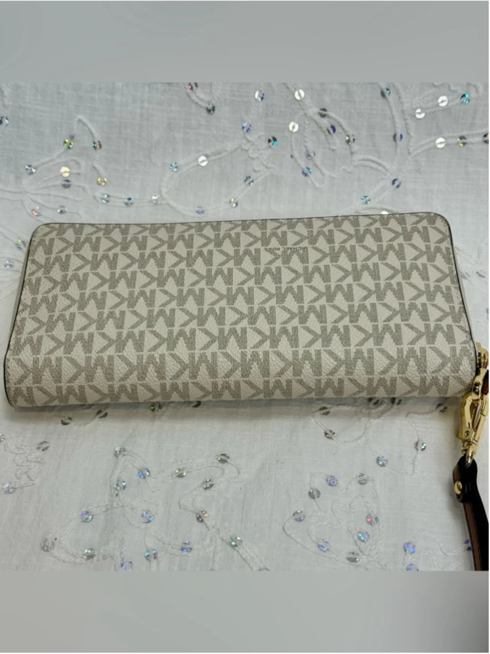 Michael Kors Jet Set Travel Large Continental Wristlet Wallet Vanilla Logo